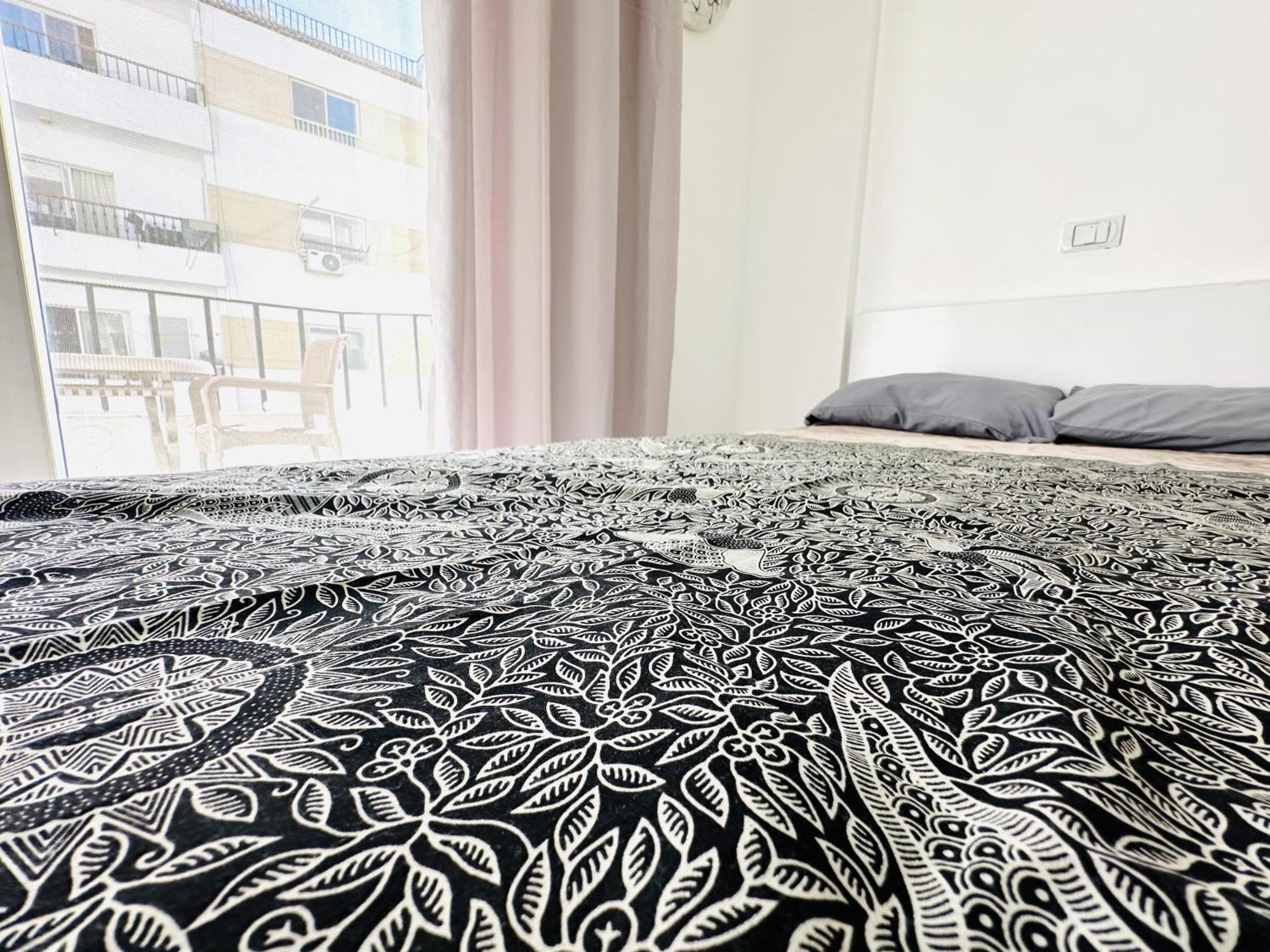 Lotus Elegant Pool View Apartment *