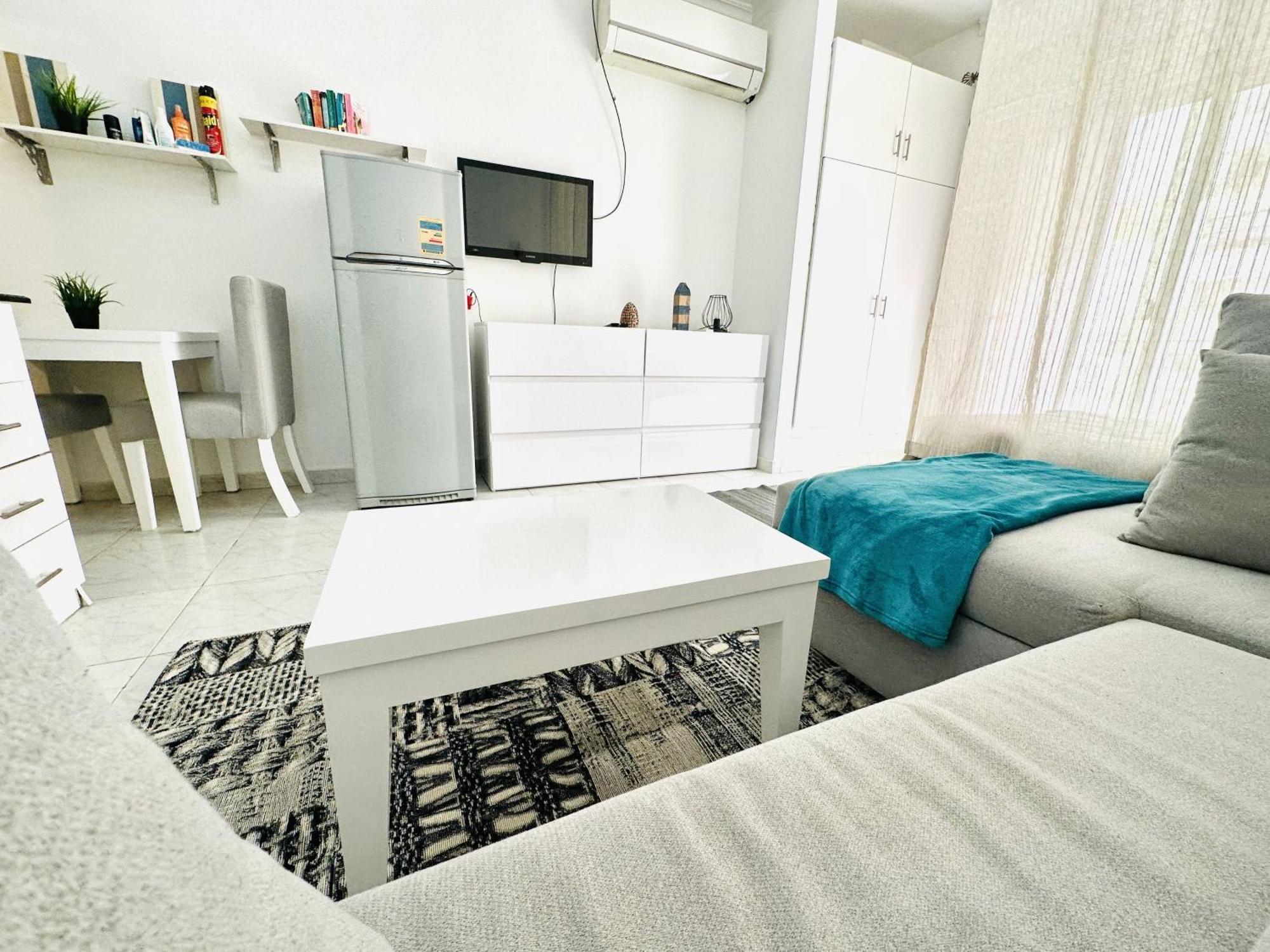 Apartment Lotus Elegant Pool View