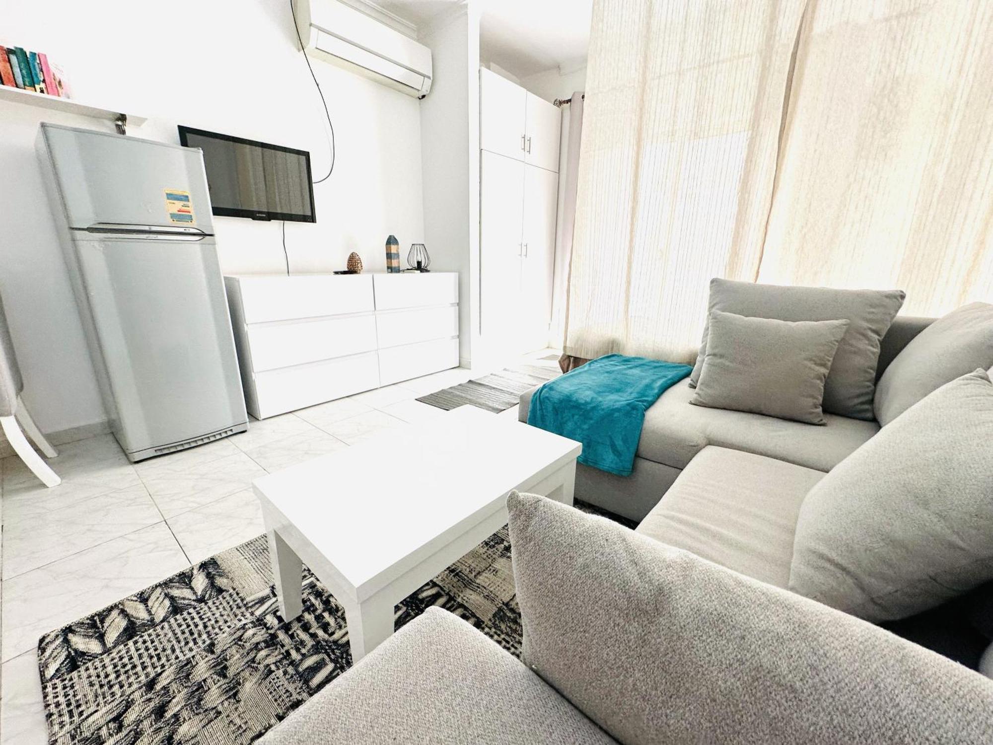 Apartment Lotus Elegant Pool View
